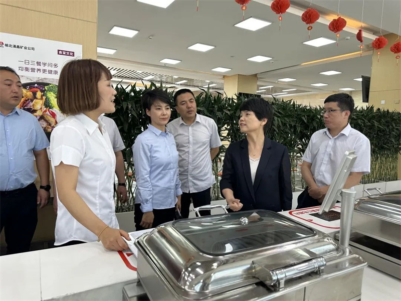 公司黨委副書記、工會主席張瀅到涌鑫公司開展調(diào)研（2）.jpg